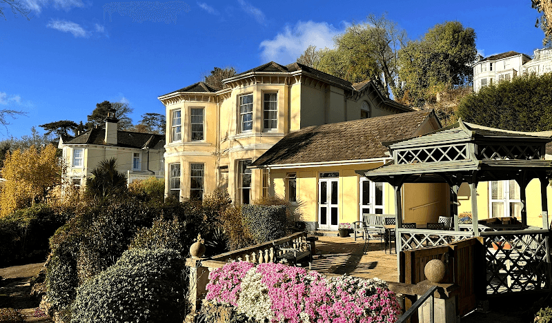 Business listing image