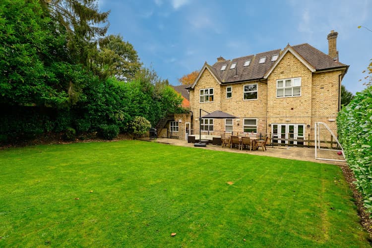 Business listing image