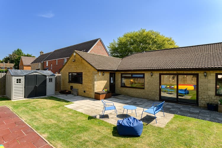 Business listing image